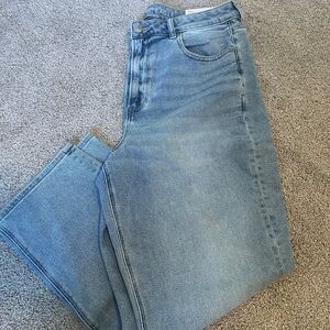 American Eagle mom jean